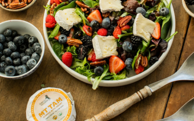 Field Greens Berry Salad with Mt Tam